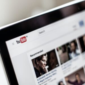 Conheça essas duas formas que eu ganho dinheiro atualmente no Youtube (sem aparecer)